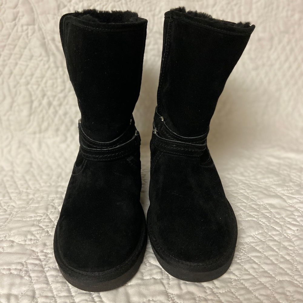 UGG boots size 7 true to size